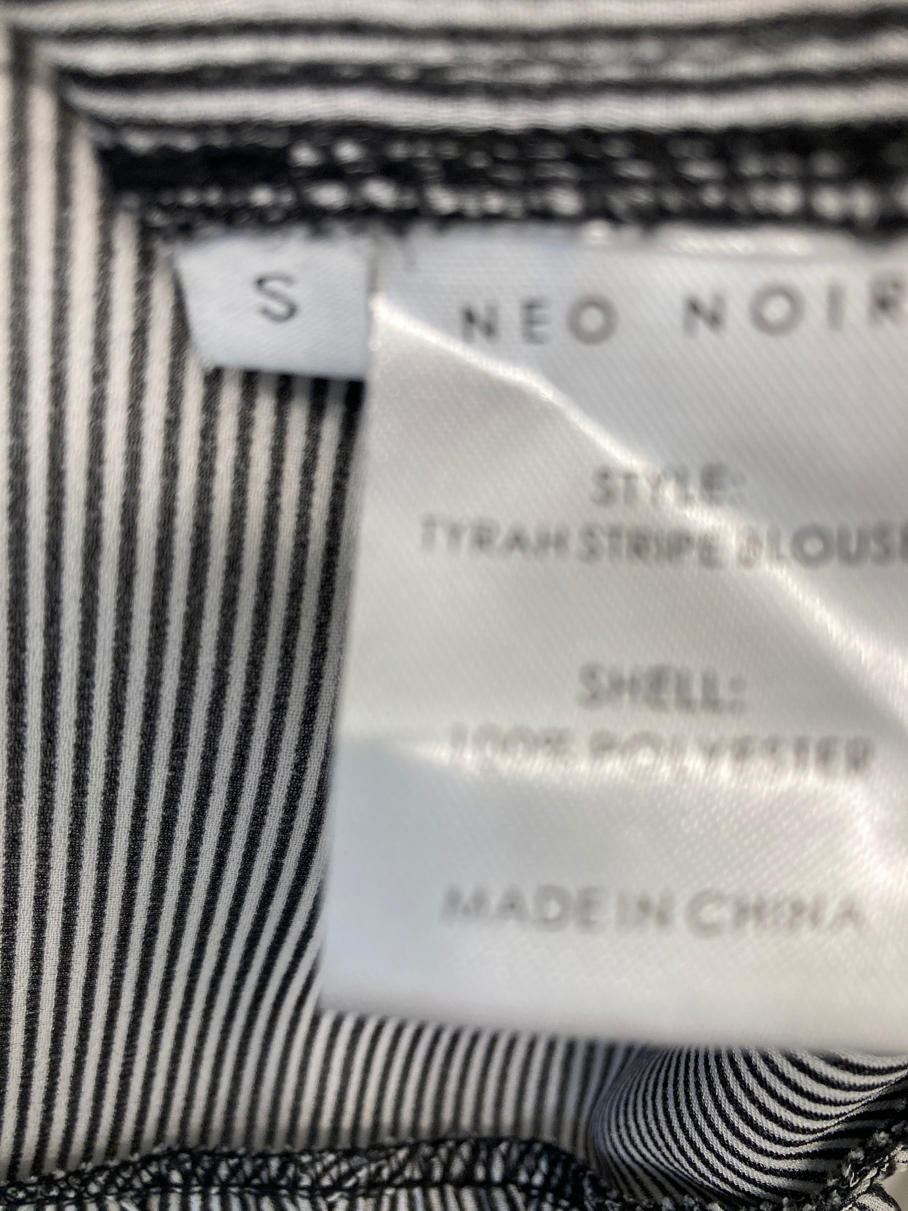 Neo Noir Bluse